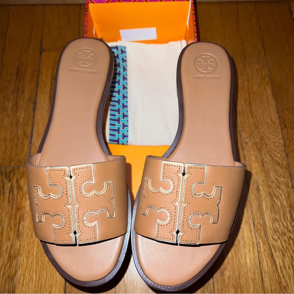 Tory Burch Ines Slides Tan/Gold Size 8C Wide fit. New in box
